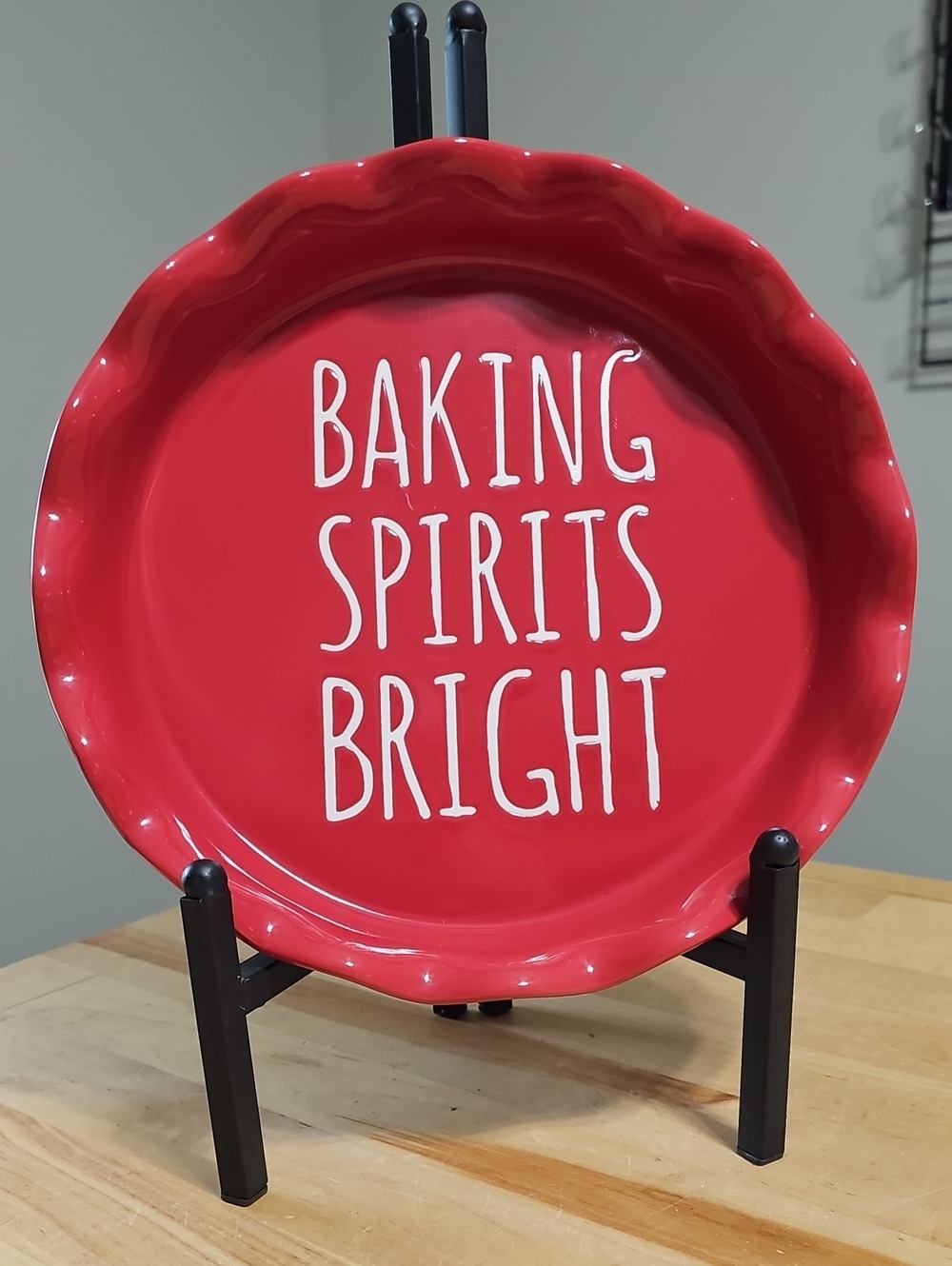 Baking Spirits Bright Red Ceramic Pie Dish Fluted Holiday Baking Plate 10"